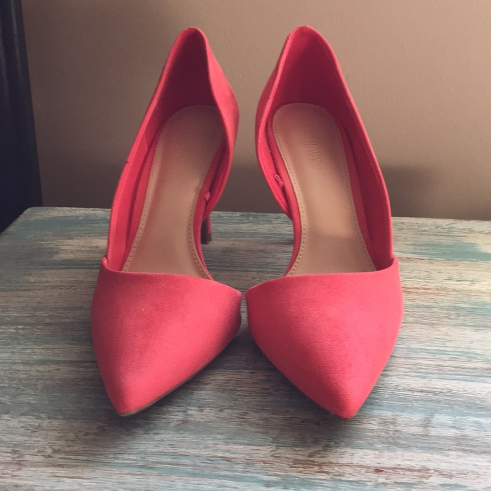 Suede Pumps